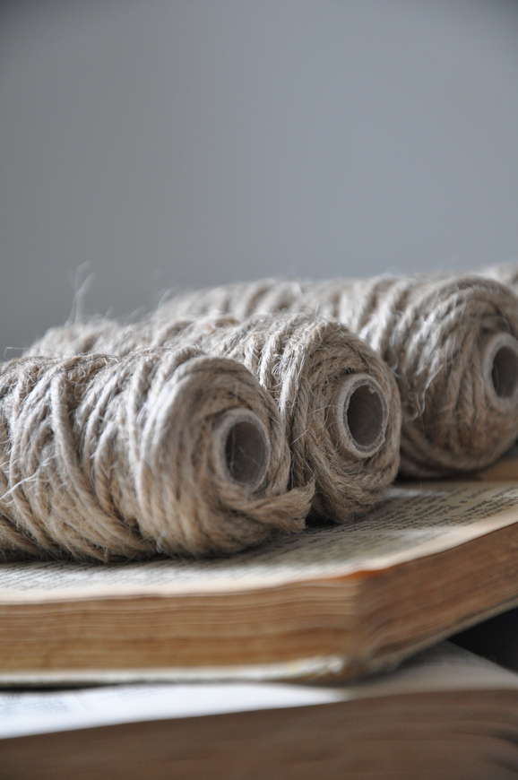 sznurek beżowy mniejszy jutowy, 10 m długości