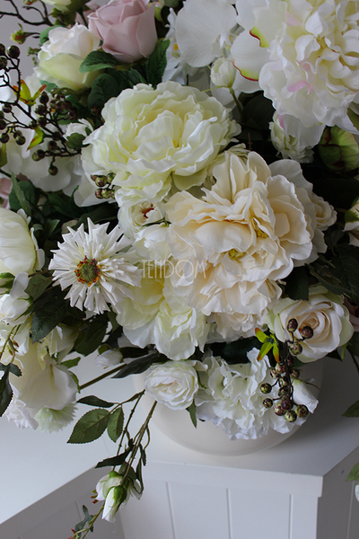 Florencja Biel-Beż kompozycja kwiatowa / bukiet wys.100 x śr.85cm 