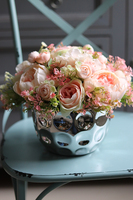 kompozycja kwiatowa w lustrzanym naczyniu, Magia Kwiatów, wys.24cm