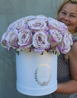 duży elegancki flowerbox / kompozycja kwiatowa / bukiet Rossaria, wys.38cm