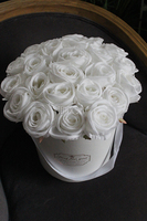 kompozycja kwiatowa / bukiet Flowerbox Biała Dama, wys.36cm