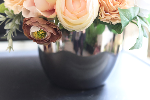 Supreme 2, kompozycja kwiatowa / bukiet, w lustrzanej donicy, wys.30cm