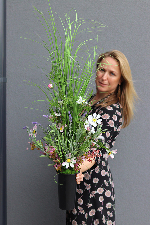 Różowa Łąka, kompozycja traw w plastikowym wkładzie do wazonu, wys.78cm