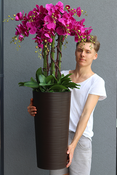 Fuksja Terrano, wysoki sztuczny storczyk w czekoladowej donicy, wys.135cm