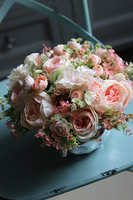 kompozycja kwiatowa w lustrzanym naczyniu, Magia Kwiatów, wys.24cm