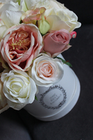 kompozycja kwiatowa / bukiet Flowerbox Maria Antonina, wys.32cm