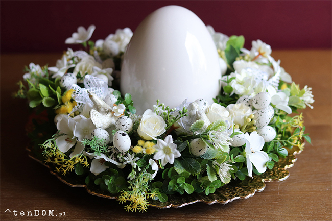 Easteria Kurnikova 2, wielkanocny stroik z porcelanowym jajem, śr.35cm