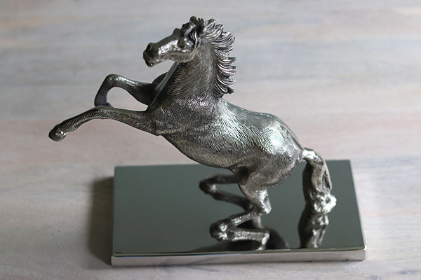 elegancka figurka konia, Shining Horse, wym.26x32x12.5cm