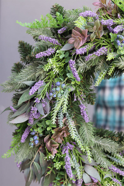 Duży wianek z wrzosami jesienny