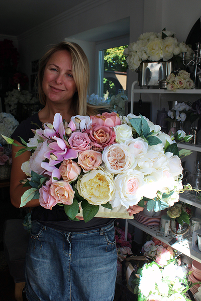 kompozycja kwiatowa / bukiet Queen wys.36cm, szer.45cm