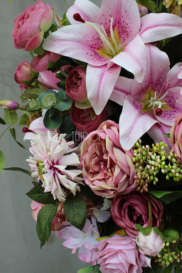 Lilia kompozycja kwiatowa / bukiet, wys.60cm, śr.55cm