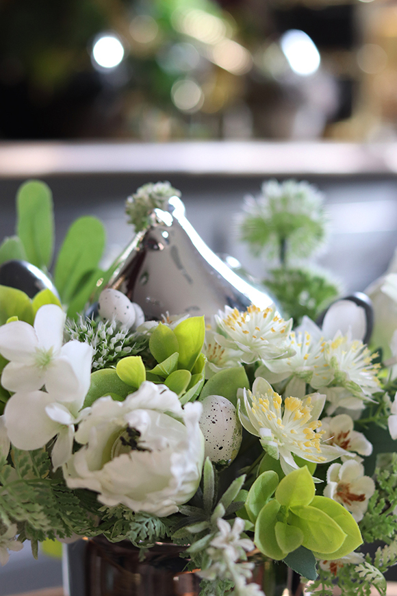 Blue Relis, wielkanocny stroik w lustrzanym naczyniu, wys.26cm