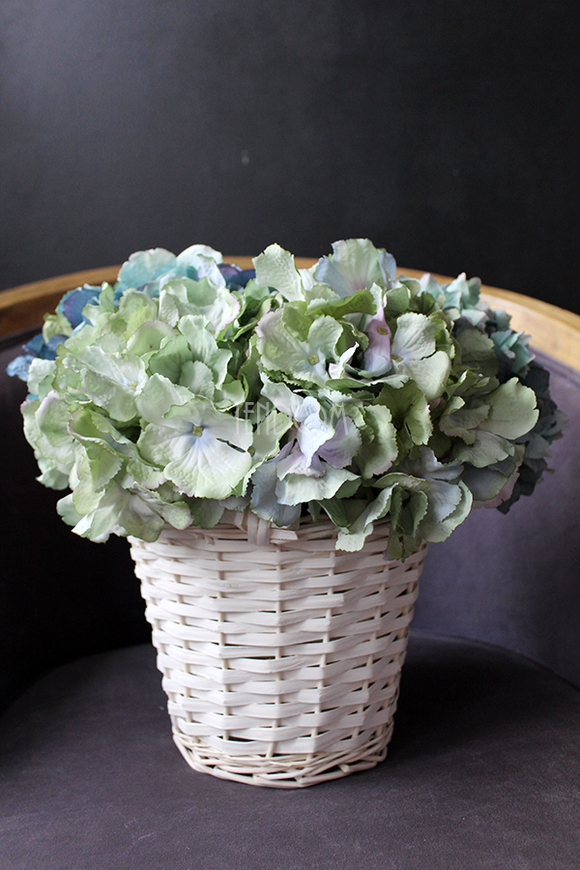 kosz z kwiatami Romantyczna Hortensja Morska 32x35cm