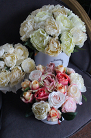 kompozycja kwiatowa / bukiet Flowerbox Maria Antonina, wys.25cm