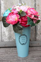 kompozycja kwiatowa / bukiet Flowerbox Caryca Katarzyna wys.43cm