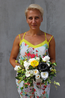 Pola kompozycja kwiatowa / bukiet wys.25cm, szer.39cm