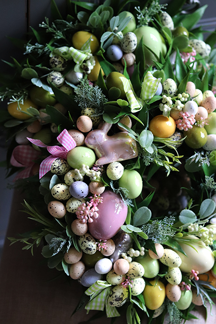 Pastele Wiosną, wielkanocny stroik na stół wianek do powieszenia, śr.32cm