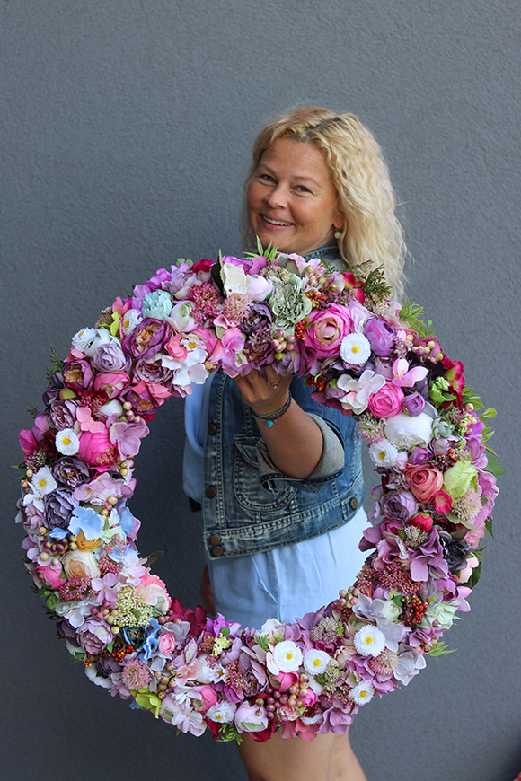 atrakcyjny wielki kwiatowy wianek, Perrasa, wym.65cm 