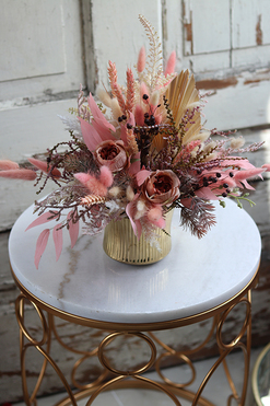 Ferania, kompozycja z suszu i różowych kwiatów, wym.36x40cm