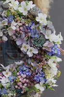 bogaty kwiatowy wianek, Czarująca Wiosna 2, śr.40cm