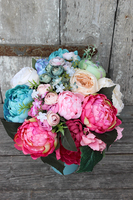 kompozycja kwiatowa / bukiet Flowerbox Caryca Katarzyna wys.43cm