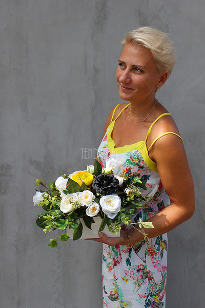 Pola kompozycja kwiatowa / bukiet wys.25cm, szer.39cm