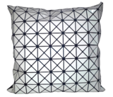 poszewka na poduszkę Antti, geometryczny wzór, biała, wym.40x40cm
