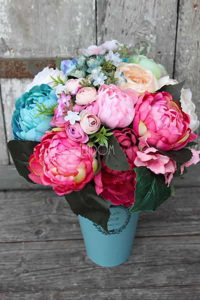 kompozycja kwiatowa / bukiet Flowerbox Caryca Katarzyna wys.43cm