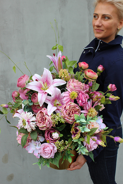 Lilia kompozycja kwiatowa / bukiet, wys.60cm, śr.55cm