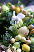 Pastele Wiosną, wielkanocny stroik na stół wianek do powieszenia, śr.32cm