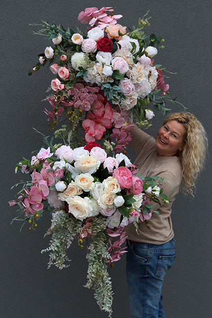 Carmen, ogromna kompozycja kwiatowa do wazonu  / bukiet wym.78cm