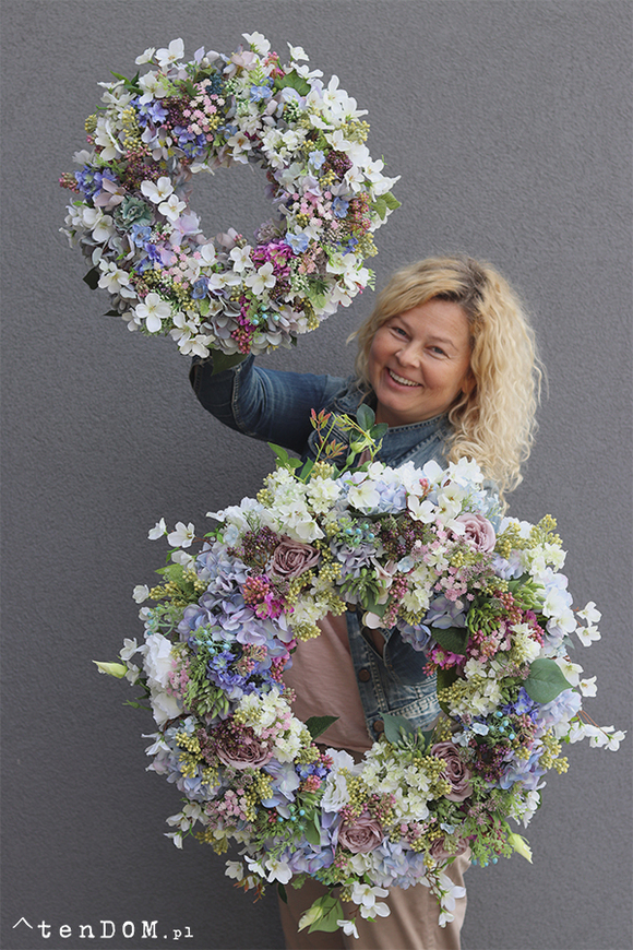 bogaty kwiatowy wianek, Czarująca Wiosna 2, śr.40cm