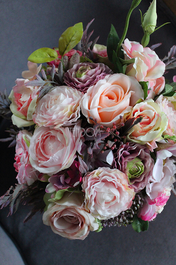 kompozycja kwiatowa / bukiet Flowerbox Beti, wys.35cm