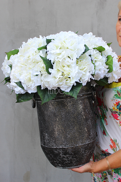 kompozycja kwiatowa Grigio biała hortensja M, wys.53cm