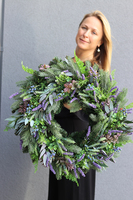 Duży wianek z wrzosem na okno