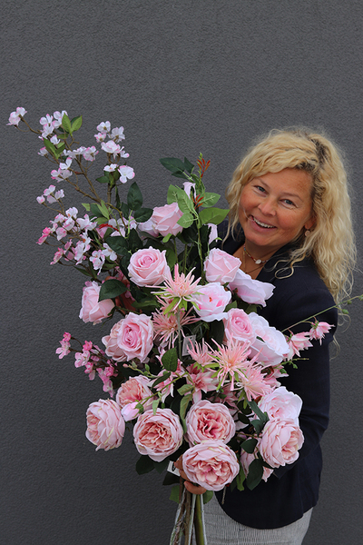Rosa Malisa, wysoki bukiet różowych kwiatów, wys.98cm
