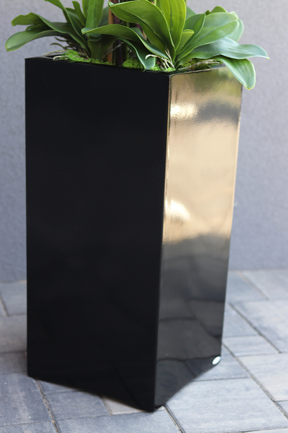 Grande Fiberglass Black Extra, efektowny storczyk w czarnej donicy z fiberglass (połysk), wys.130cm