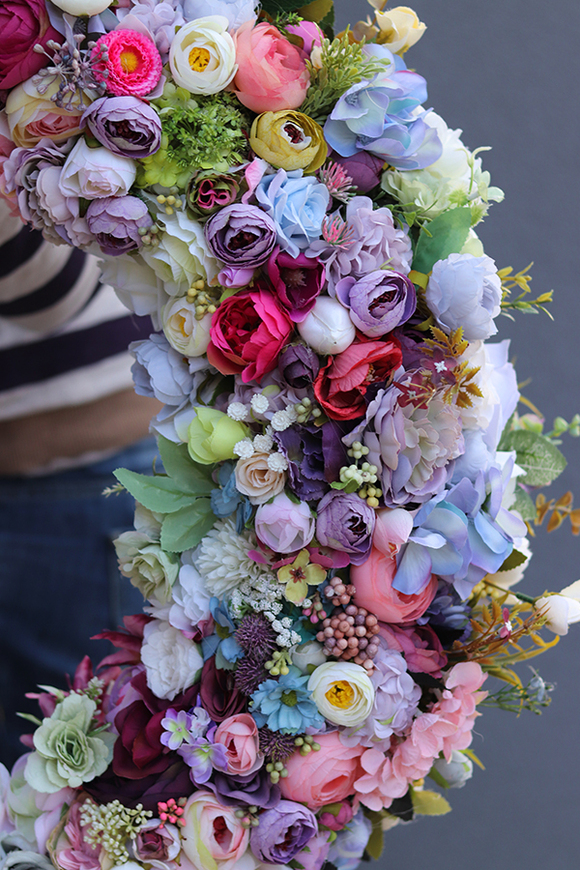 atrakcyjny wielki kwiatowy wianek, Perrasa Premium, śr.65cm 