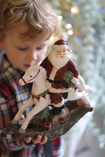 ceramiczna figurka świętego mikołaja, Mikołaj na Koniu, wym.28x24x6cm