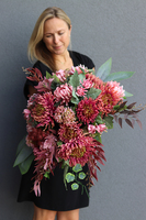 Astry, kompozycja kwiatowa nagrobna, wys. 42, rozp.70cm