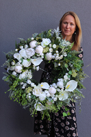 Fortissimo, duży wieniec nagrobny z kallami, śr.68cm 