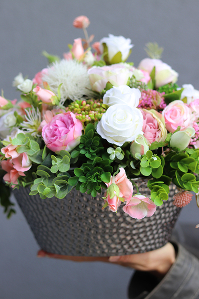 Manfredo New, kompozycja kwiatowa w okrągłej lustrzanej donicy, wys.30x40cm