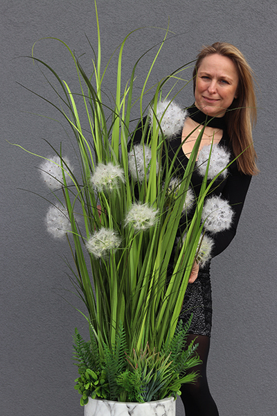 kompozycja traw i dmuchawców w wysokiej donicy, Marmurro, wys. 160cm