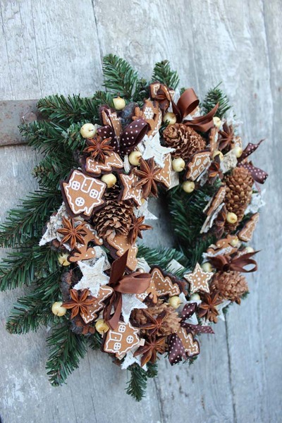 Brązowe Święta, dekoracyjny wianek na drzwi śr.33cm