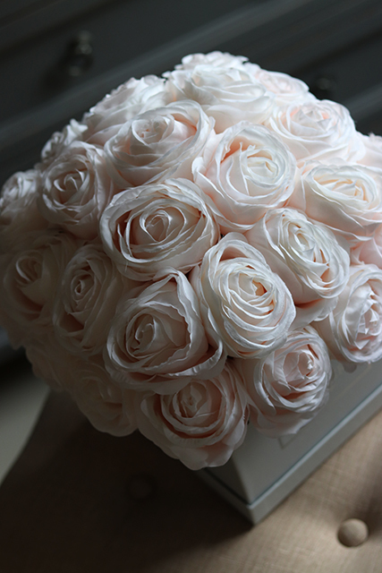 Kilenoa, elegancki flowerbox pełen róż, wys.30cm