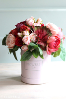 Celia, czerwono-różowy flowerbox z sukulentem, wys. 33cm