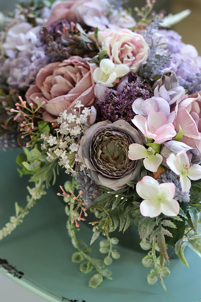 bardzo elegancka kompozycja kwiatowa, Fiolettina, wys.20x46x26cm