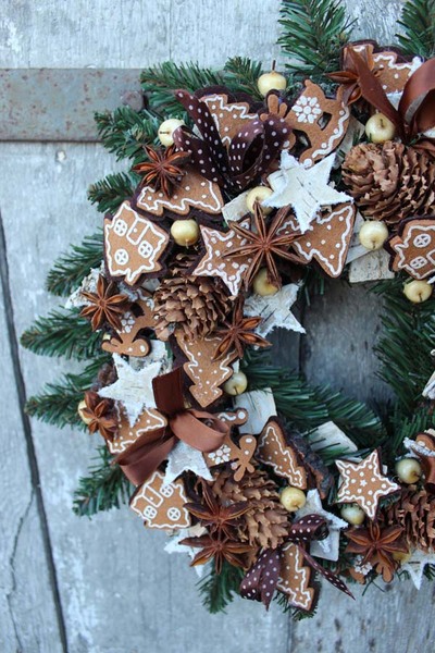 Brązowe Święta, dekoracyjny wianek na drzwi śr.33cm