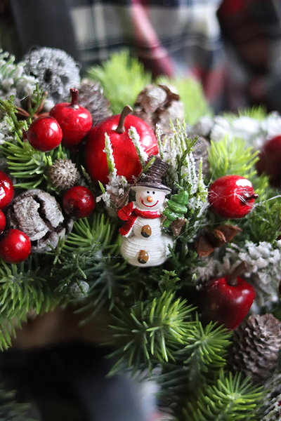 Idą Święta!, bożonarodzeniowy wianek na drzwi / stroik na stół, śr.36cm