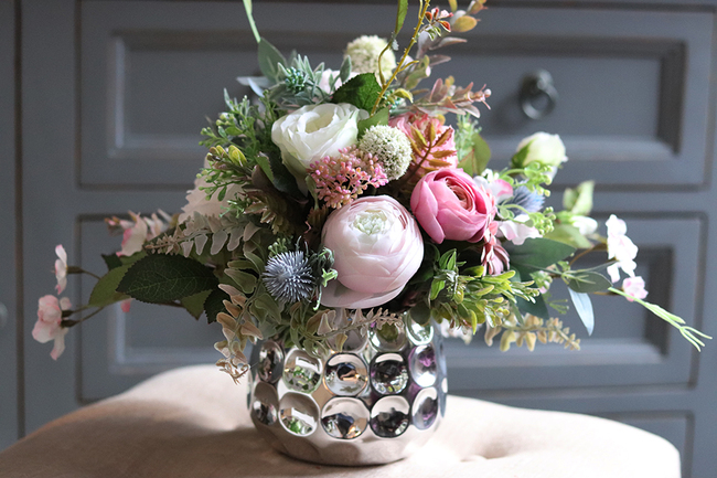 Carmen, wiosenna kompozycja kwiatowa w lustrzanej donicy, wys.32cm